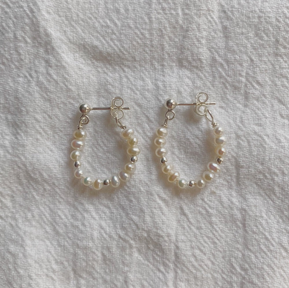 Maria Pearl Hoop Studs (1PAIR)